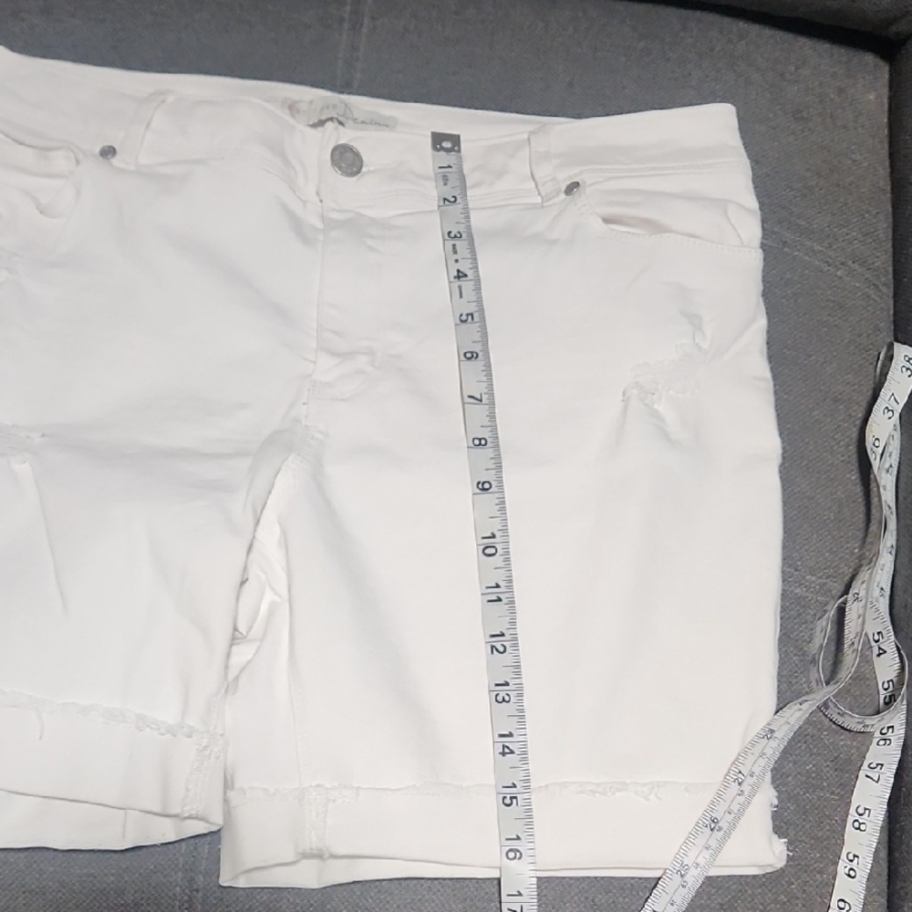 White Distressed Rolled-Hem Women’s Bermuda Shorts - Picture 4 of 5